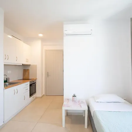 Elma's Summerhouses Apartamento *